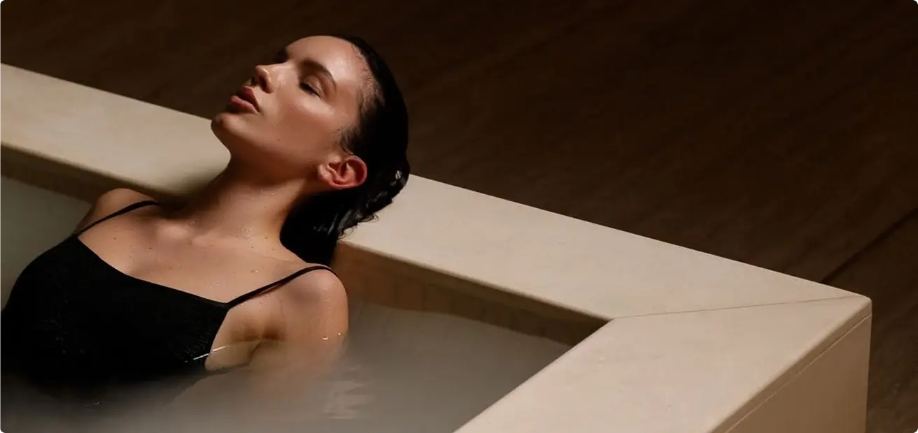 Hot, Cold, Repeat: What Contrast Therapy Actually Does for Your Longevity